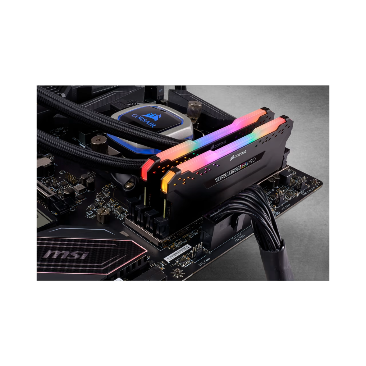 Corsair Vengeance RGB PRO DDR4 32 GB (2 x 16 GB)
